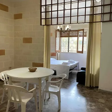 شقة House With Garden 30 Meters From The Sea