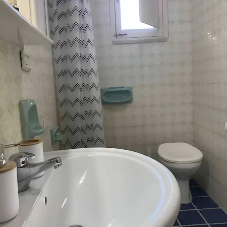 House With Garden 30 Meters From The Sea شقة